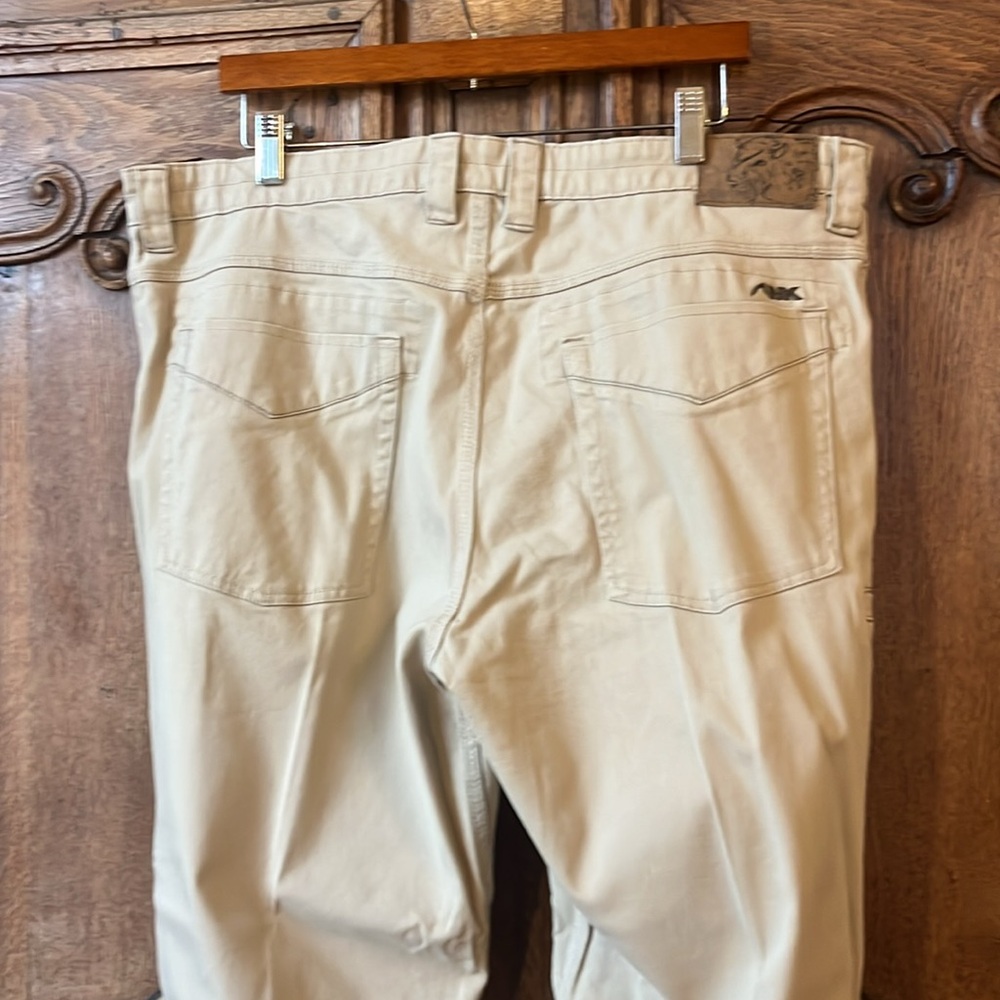 Mountain Khakis MEN'S CAMBER 105 PANT
CLASSIC FIT - Picture 9 of 13